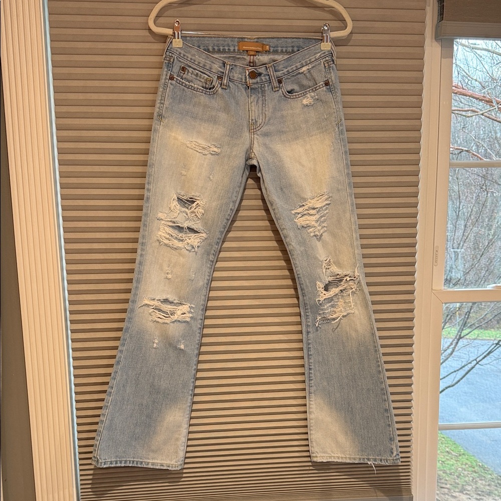 Abercrombie & Fitch Distressed Light Blue Jeans - size 2 R